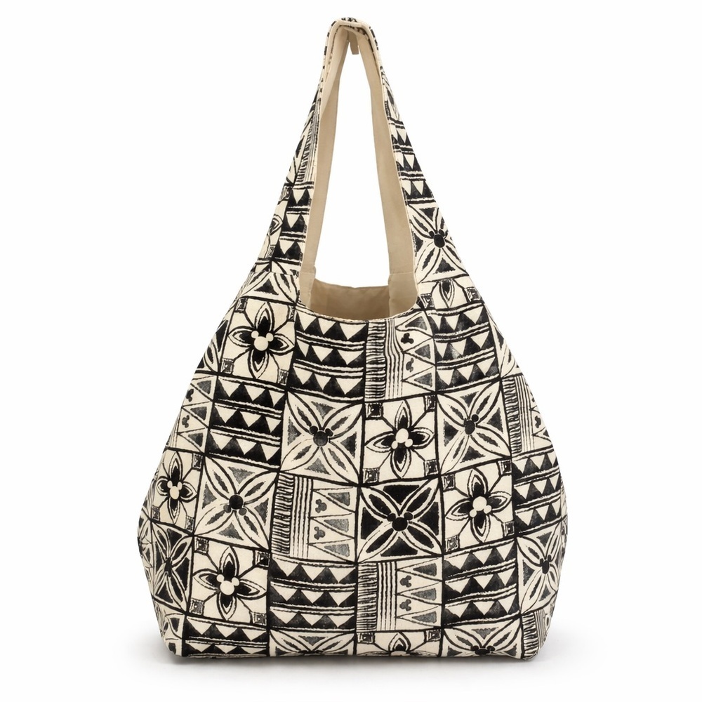 Disney Parks Polynesian Village Resort Hidden Mickey Mouse Tapa Tote